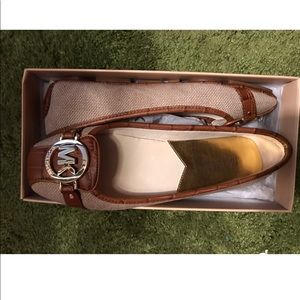 NWT Michael Kors flats